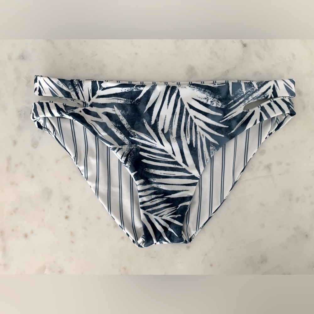 Splendid Women’s Side Cutout Swimsuit Bikini Bottom, Stormy Story Blue, XS
